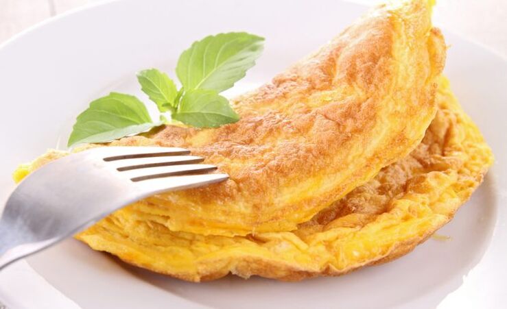 Chicken omelet - isang pandiyeta na ulam na pinapayagan para sa gota